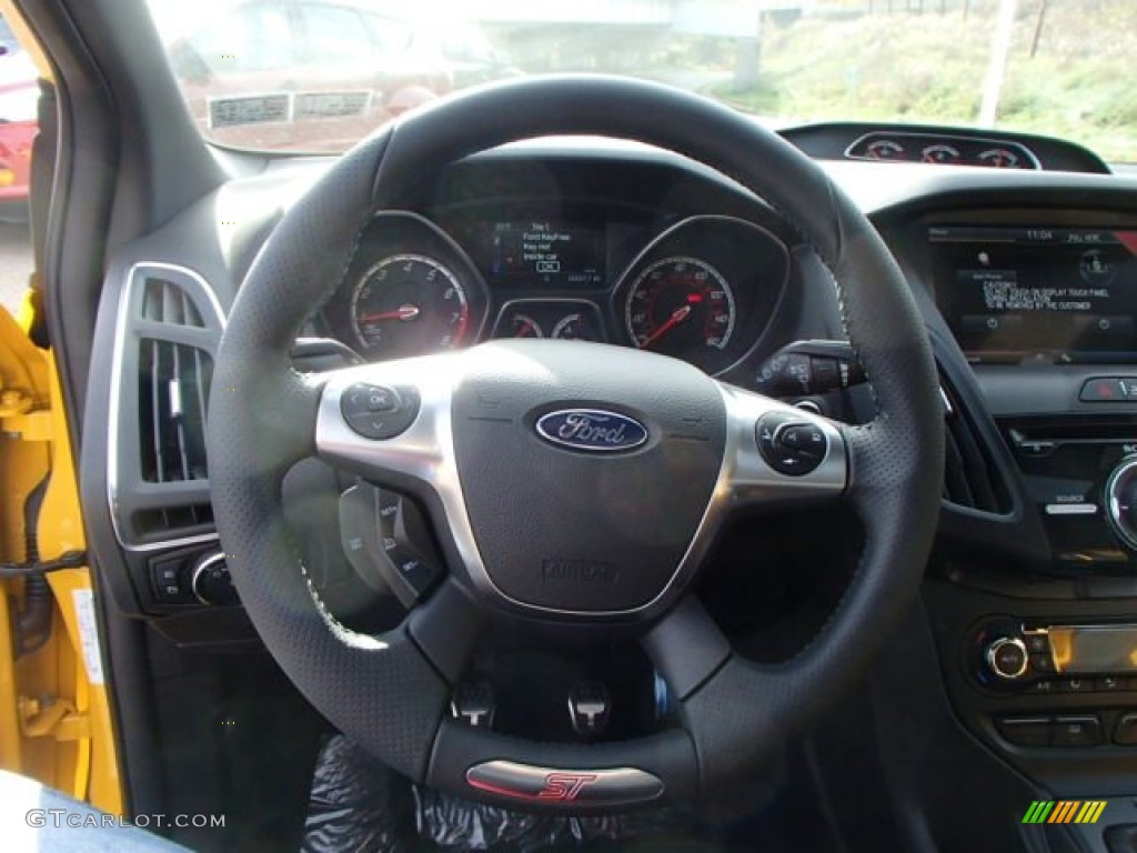2014 Ford Focus ST Hatchback ST Tangerine Scream/Charcoal Black Recaro Sport Seats Steering Wheel Photo #87609645