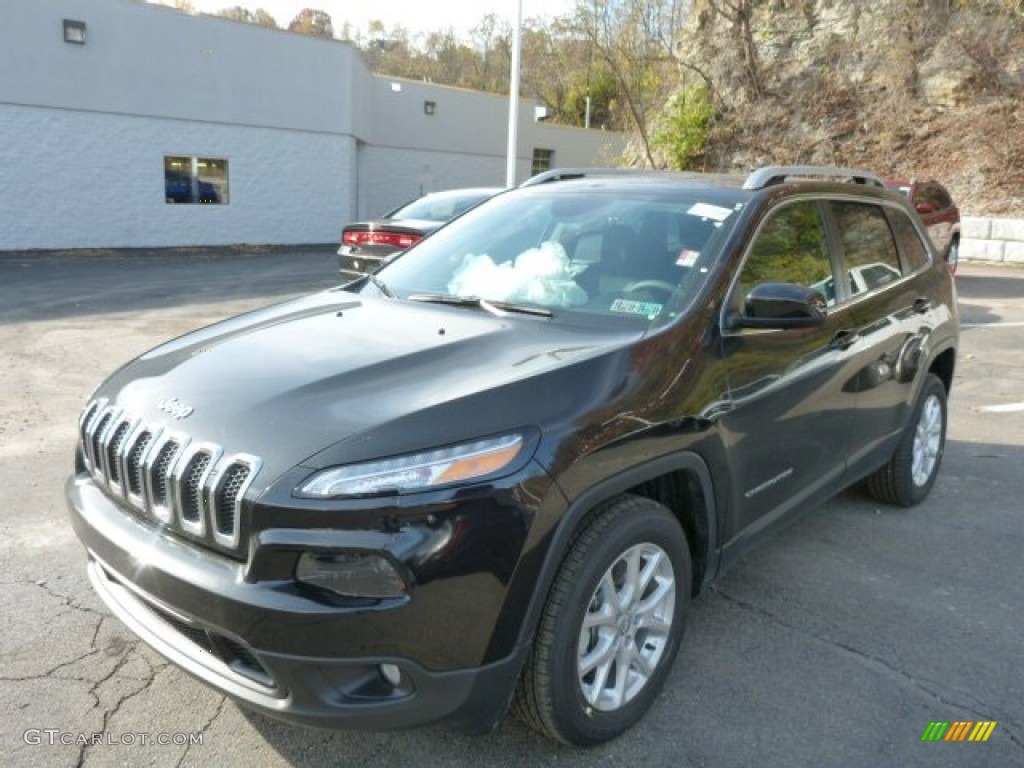 2014 Cherokee Latitude - Brilliant Black Crystal Pearl / Iceland - Black/Iceland Gray photo #1