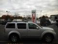 2010 Silver Lightning Metallic Nissan Pathfinder SE 4x4  photo #4