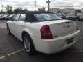 Cool Vanilla White - 300 LX Photo No. 4