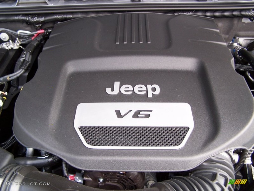 2014 Jeep Wrangler Unlimited Sahara 4x4 Engine Photos