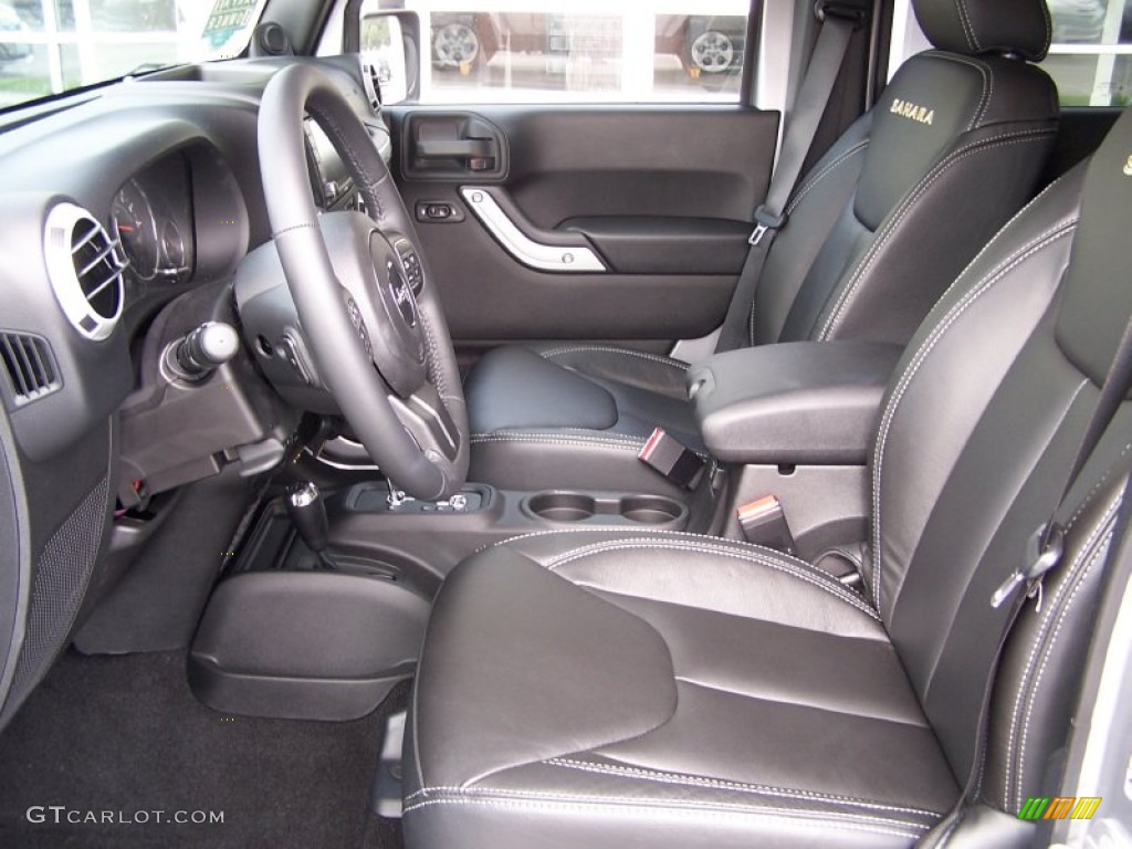 2014 Jeep Wrangler Unlimited Sahara 4x4 Front Seat Photo #87619387