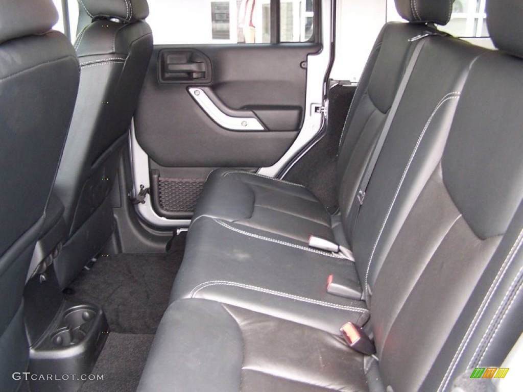 2014 Jeep Wrangler Unlimited Sahara 4x4 Rear Seat Photo #87619411