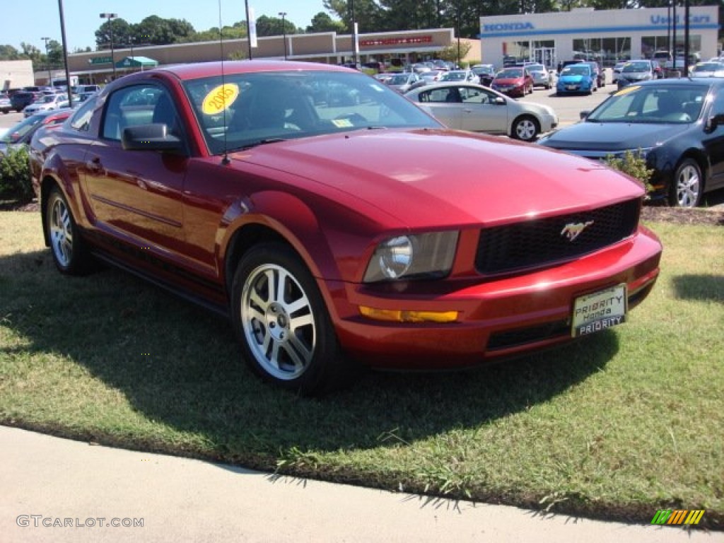 2005 Mustang V6 Deluxe Coupe - Redfire Metallic / Dark Charcoal photo #9