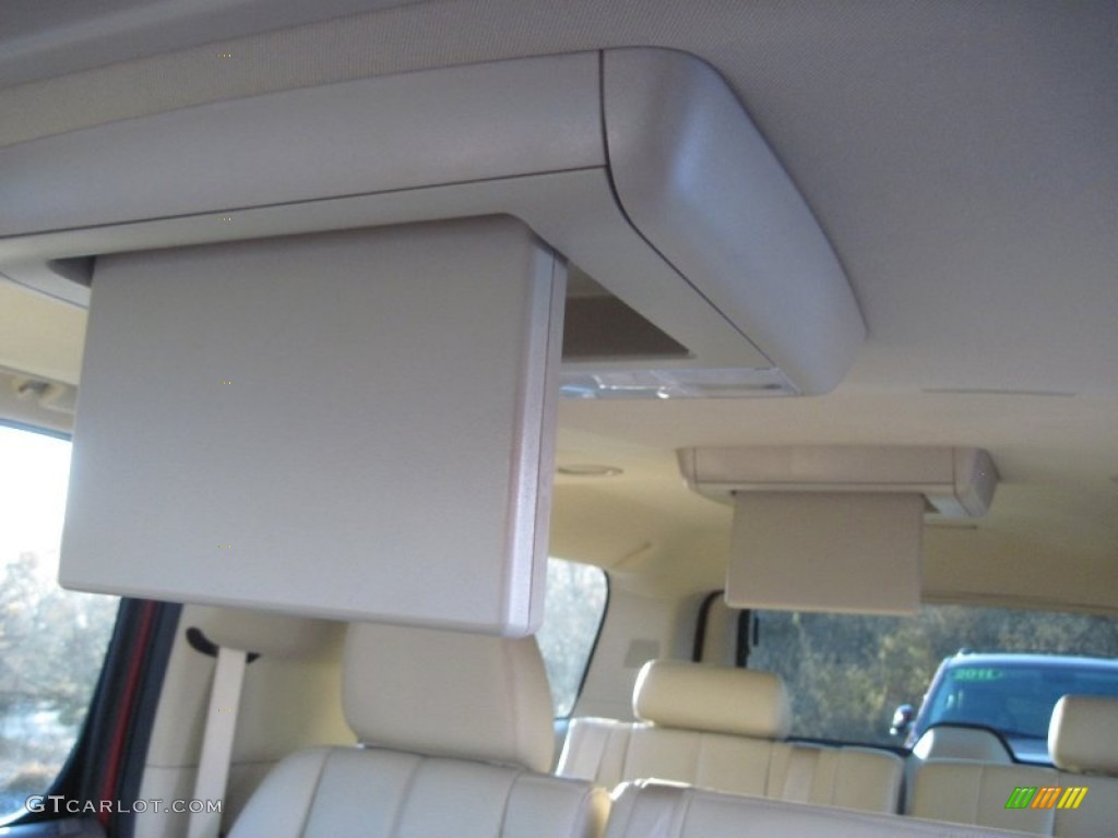 2013 Suburban LT 4x4 - Crystal Red Tintcoat / Light Cashmere/Dark Cashmere photo #9