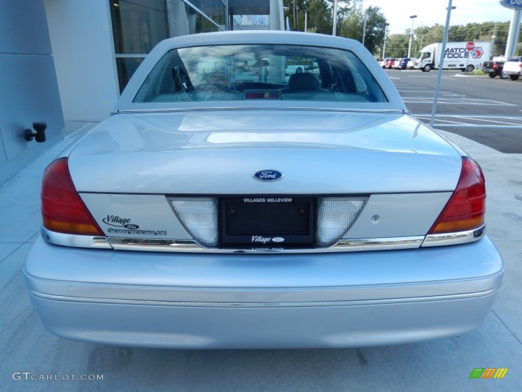 2000 Crown Victoria LX Sedan - Silver Frost Metallic / Light Graphite photo #3