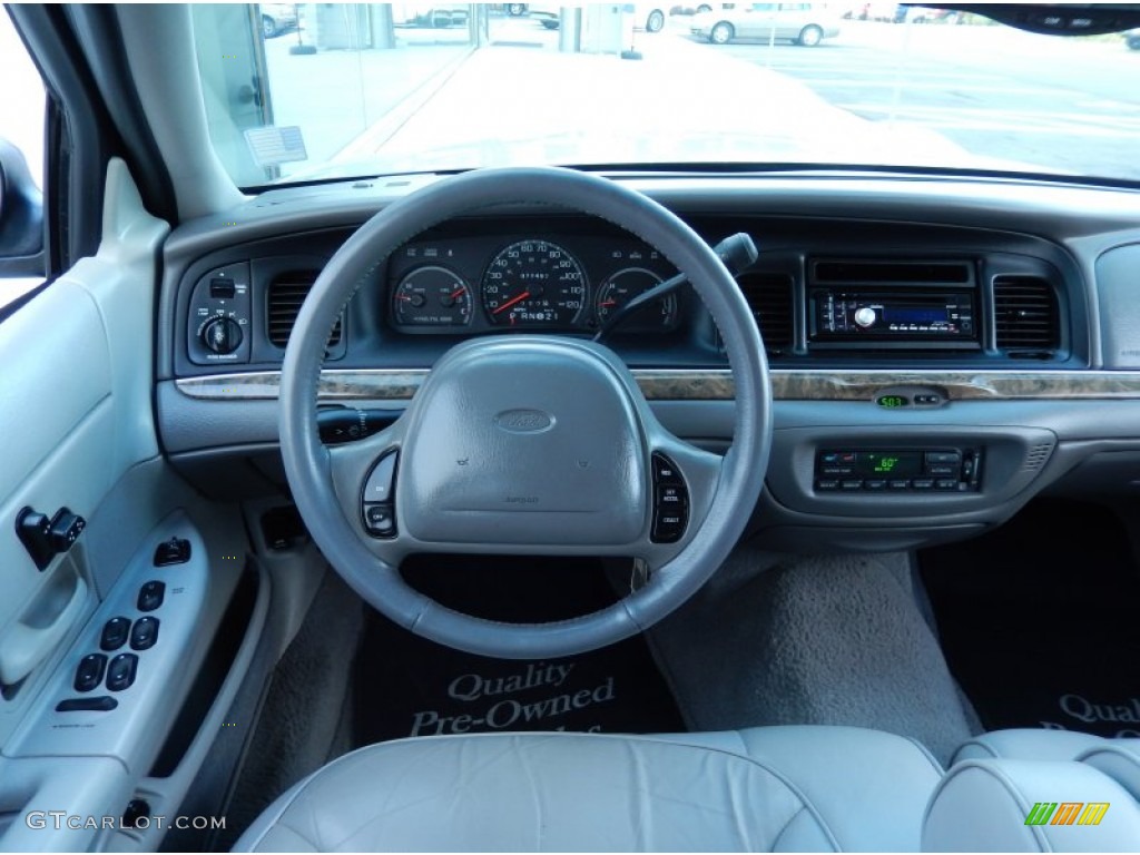 2000 Ford Crown Victoria LX Sedan Steering Wheel Photos