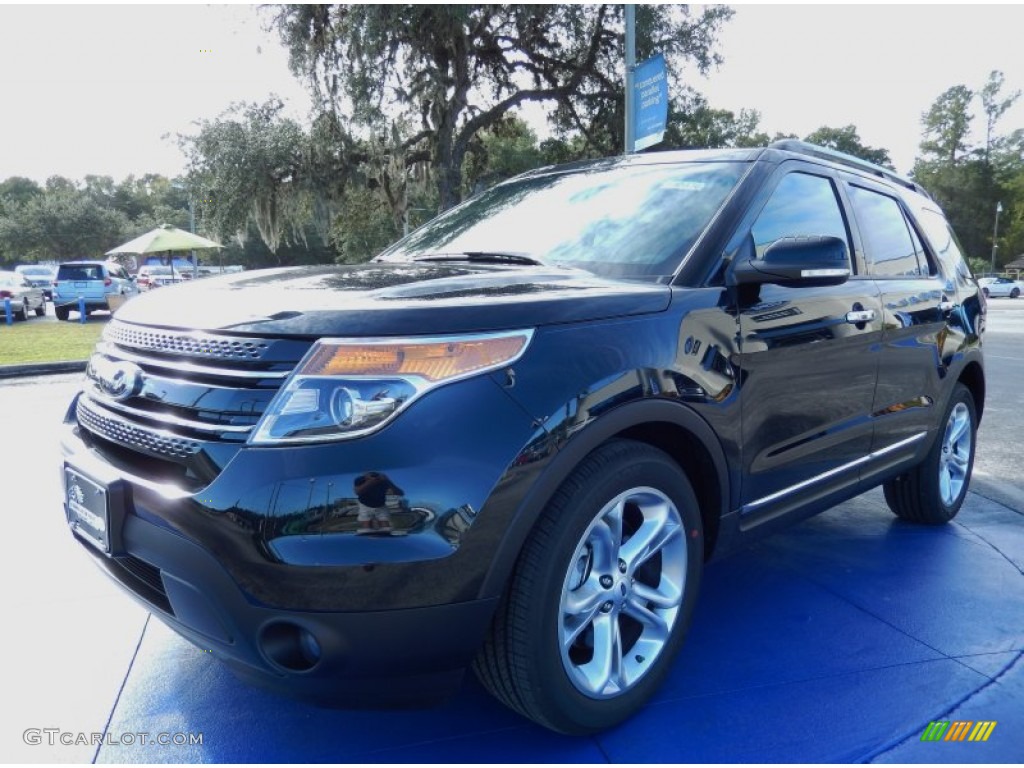 Tuxedo Black Ford Explorer