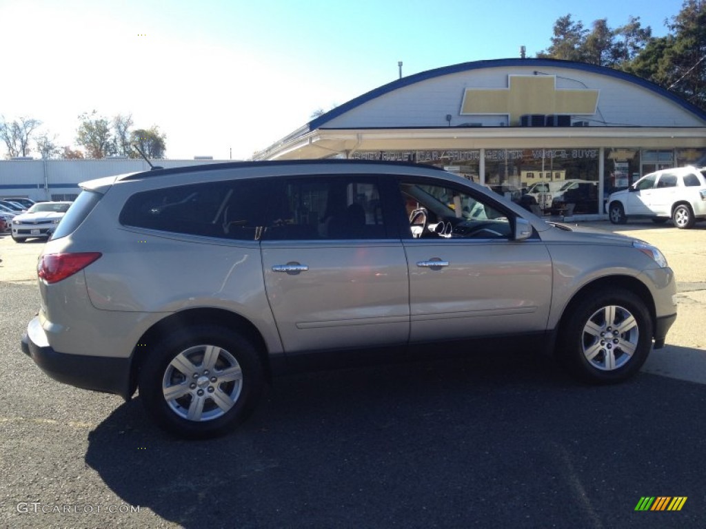 2010 Traverse LT AWD - Gold Mist Metallic / Dark Gray/Light Gray photo #8