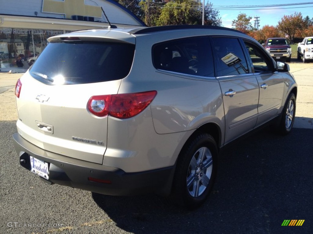 2010 Traverse LT AWD - Gold Mist Metallic / Dark Gray/Light Gray photo #14