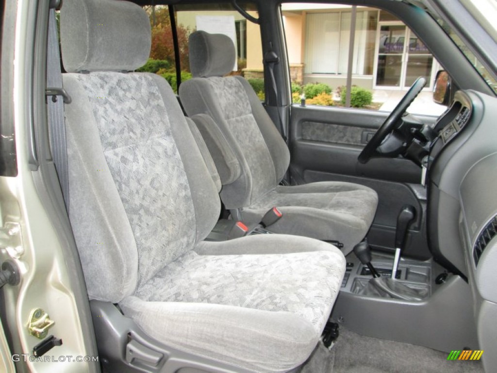 2002 Isuzu Trooper S 4x4 Front Seat Photo #87634888