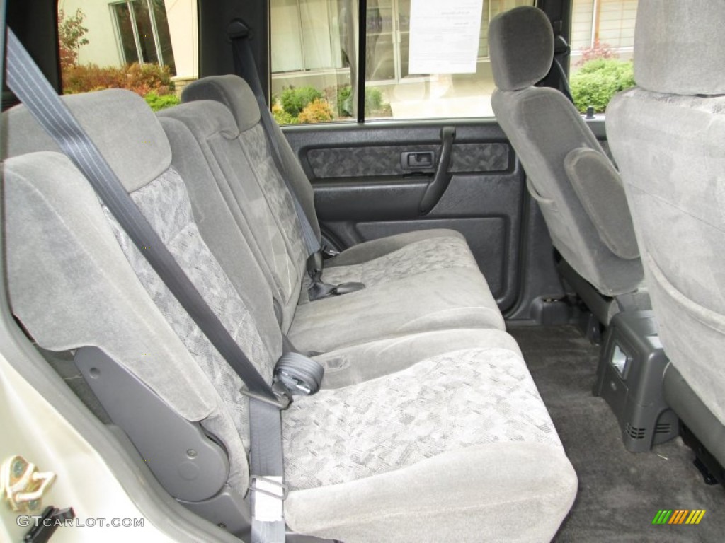 2002 Isuzu Trooper S 4x4 Rear Seat Photo #87634984