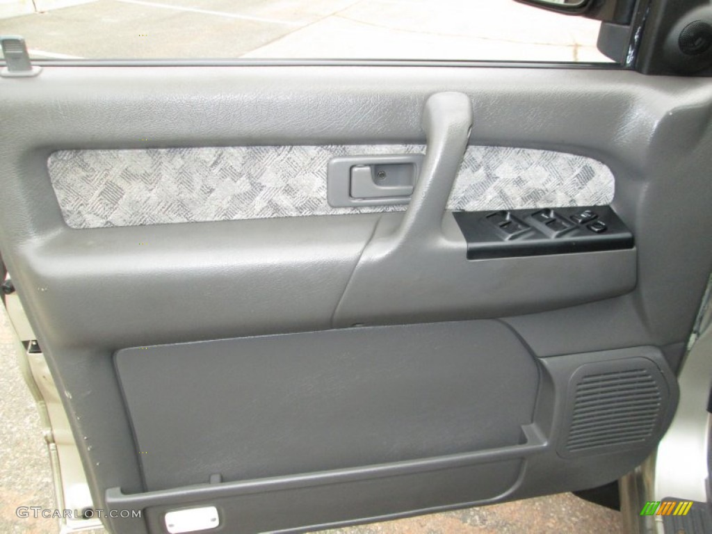 2002 Isuzu Trooper S 4x4 Door Panel Photos