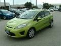 Lime Squeeze Metallic - Fiesta SE Hatchback Photo No. 2