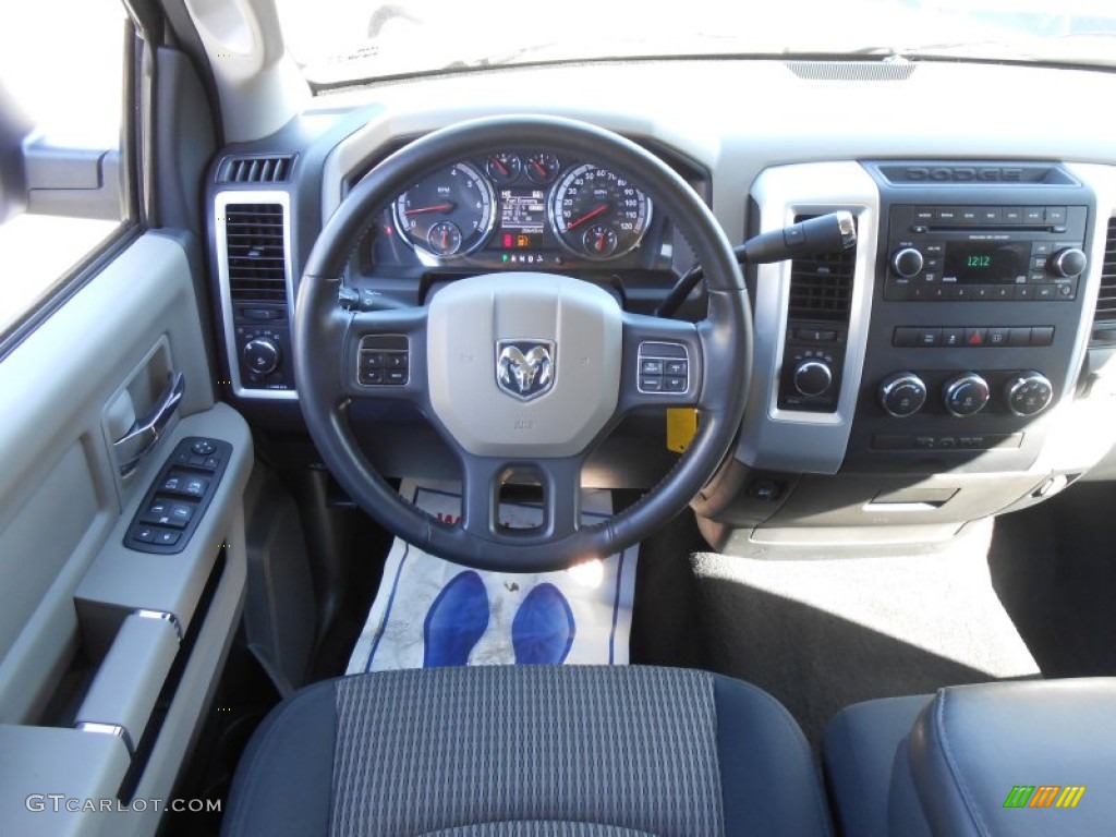 2012 Ram 1500 SLT Quad Cab 4x4 - Bright White / Dark Slate Gray/Medium Graystone photo #19