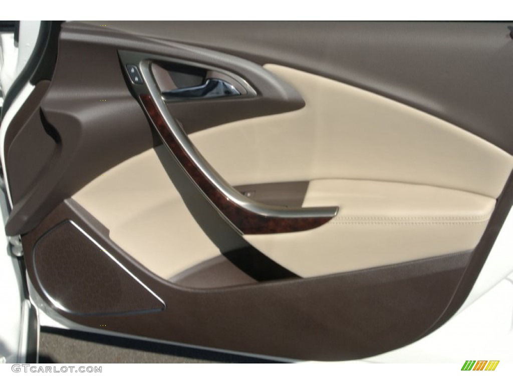 2014 Buick Verano Convenience Cashmere Door Panel Photo #87636991