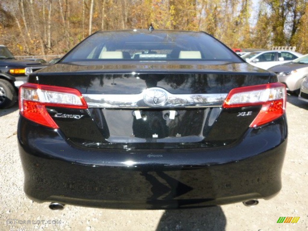 2014 Camry XLE V6 - Attitude Black Metallic / Ivory photo #4