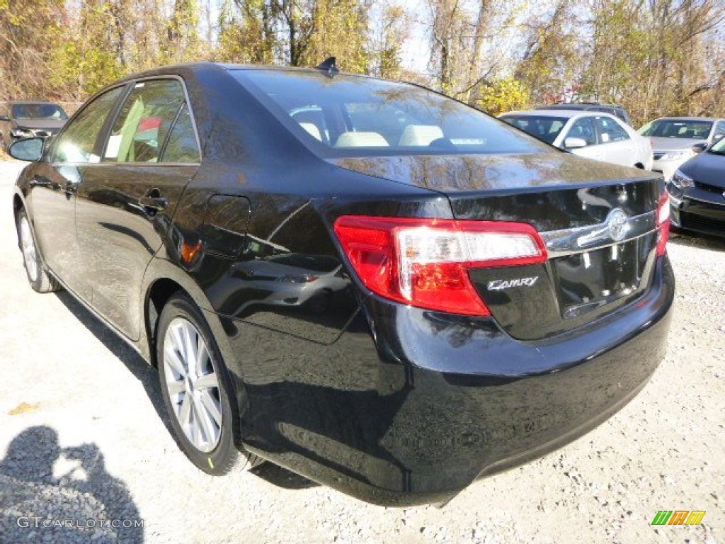 2014 Camry XLE V6 - Attitude Black Metallic / Ivory photo #5