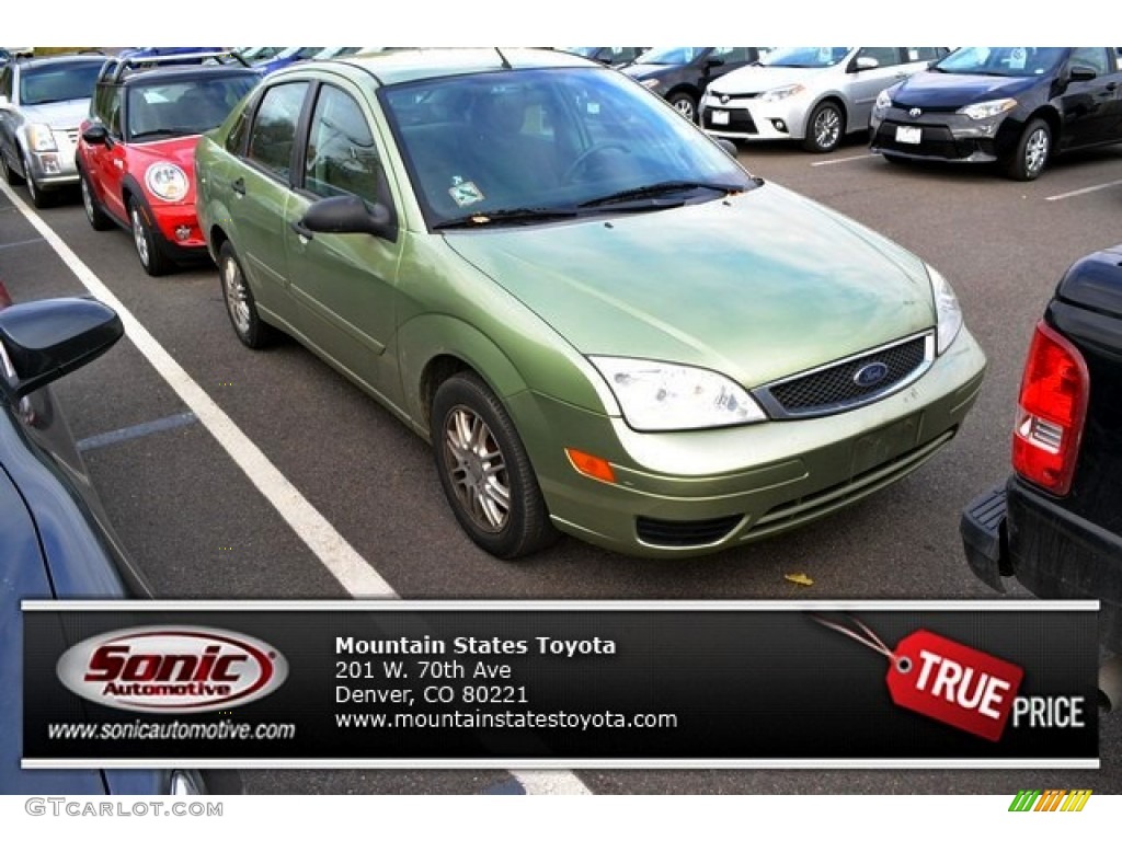 2007 Focus ZX4 SE Sedan - Kiwi Green Metallic / Charcoal/Light Flint photo #1