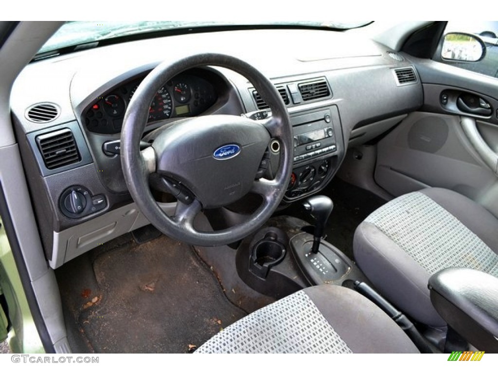 2007 Focus ZX4 SE Sedan - Kiwi Green Metallic / Charcoal/Light Flint photo #5