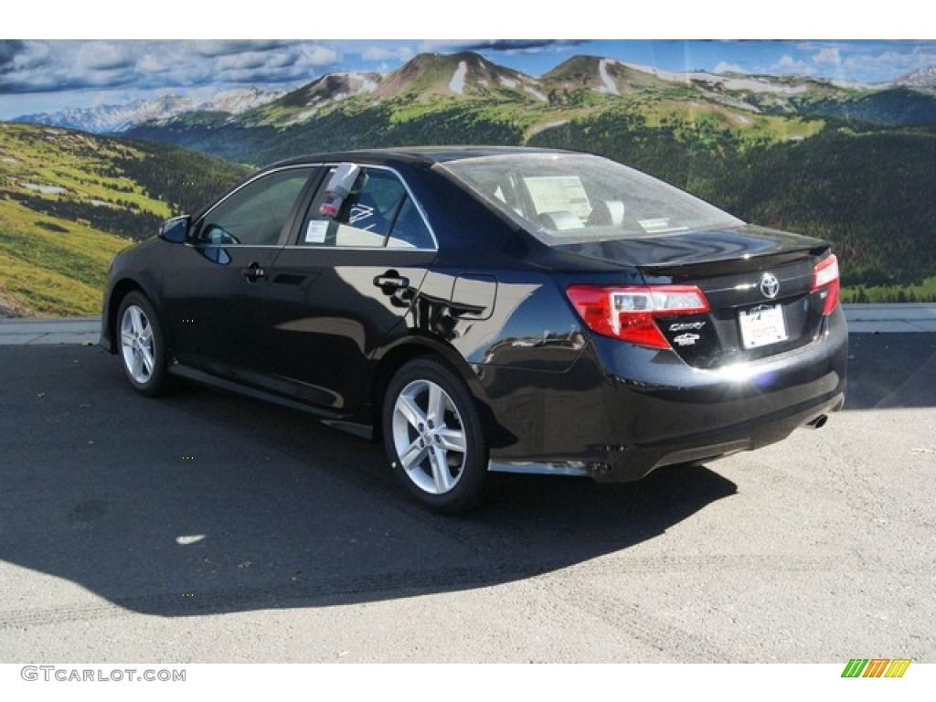 2014 Camry SE - Attitude Black Metallic / Black photo #3