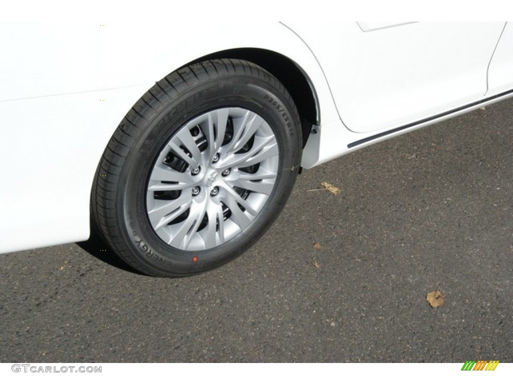 2014 Camry LE - Super White / Ivory photo #9
