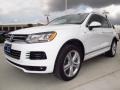 Pure White - Touareg V6 R-Line 4Motion Photo No. 3