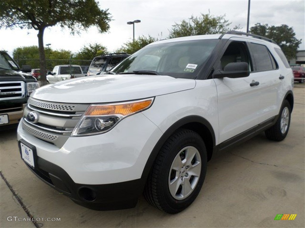 2014 Explorer FWD - Oxford White / Medium Light Stone photo #1