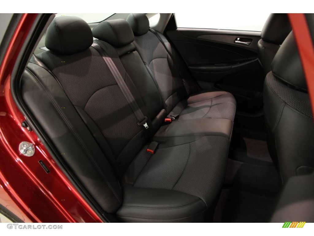 2011 Sonata SE 2.0T - Venetian Red / Black photo #12