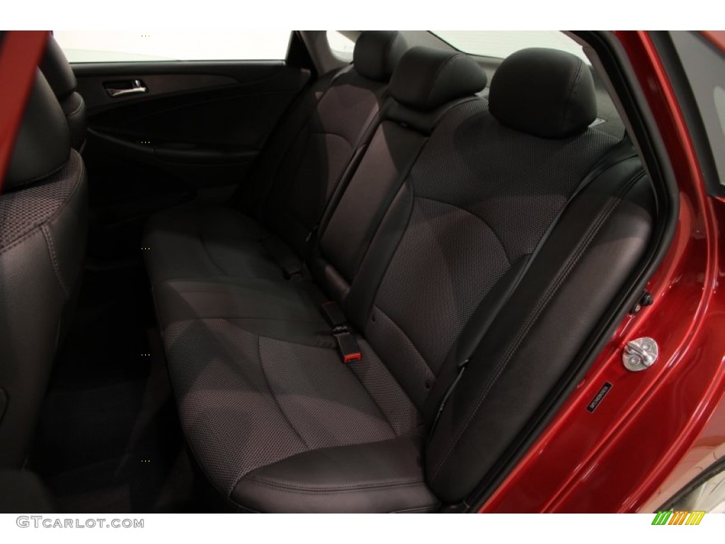 2011 Sonata SE 2.0T - Venetian Red / Black photo #13