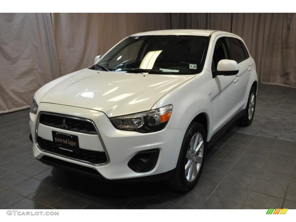 White Pearl Mitsubishi Outlander Sport