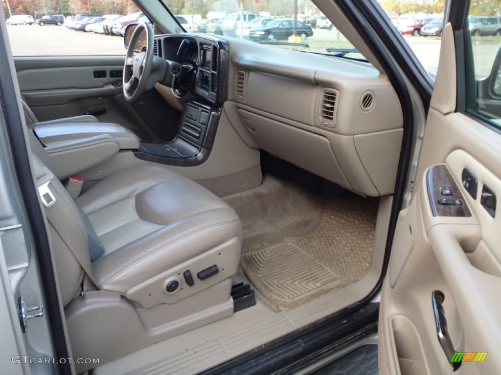 2004 Yukon Denali AWD - Silver Birch Metallic / Sandstone photo #11