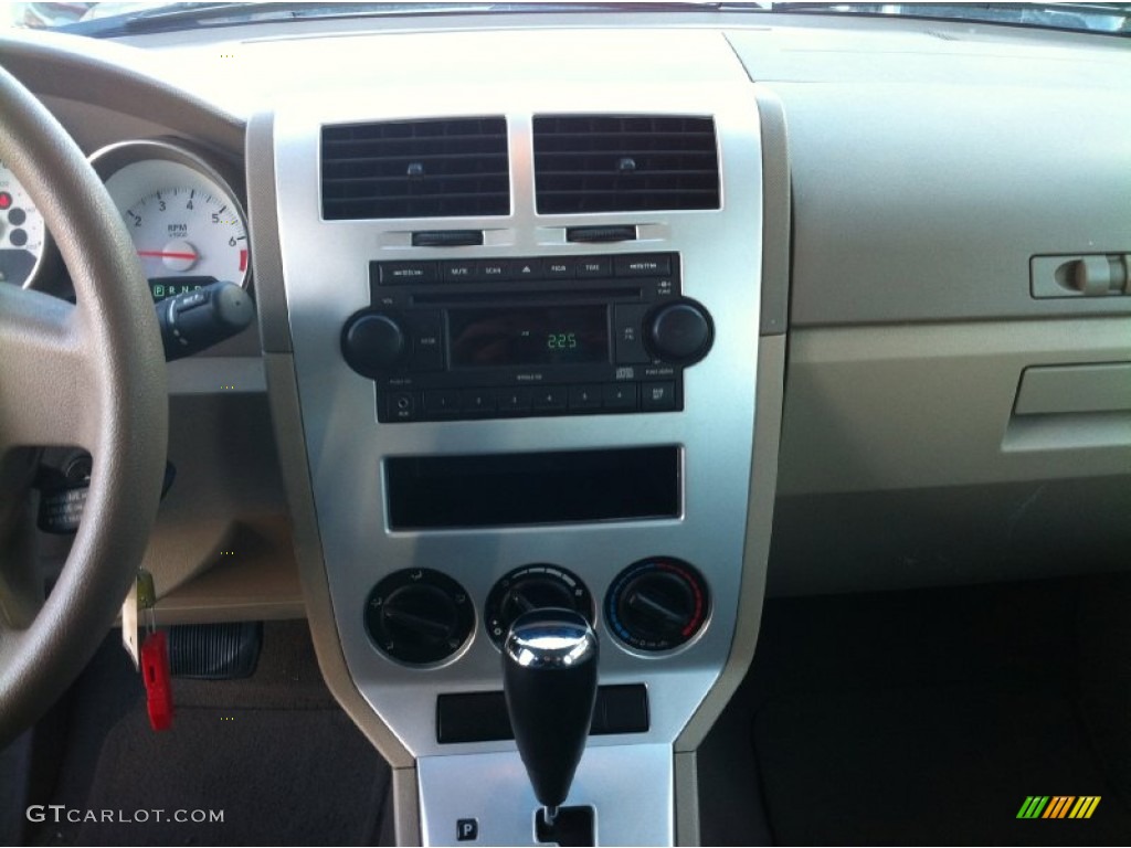 2007 Caliber SXT - Light Khaki Metallic / Pastel Pebble Beige photo #12
