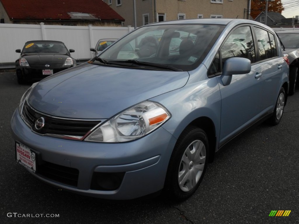 2012 Versa 1.8 S Hatchback - Arctic Blue Metallic / Charcoal photo #8