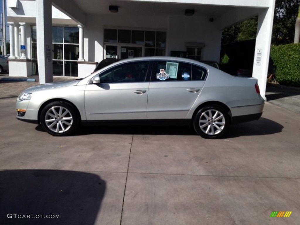 2010 Passat Komfort Sedan - White Gold Metallic / Black photo #2