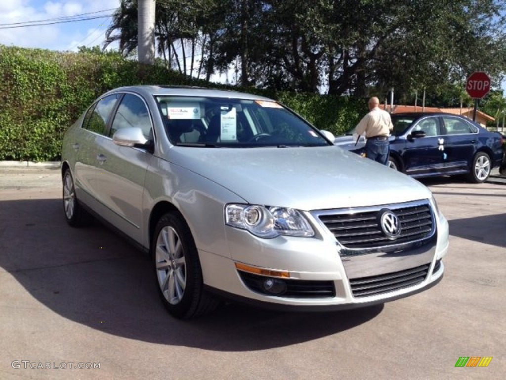 2010 Passat Komfort Sedan - White Gold Metallic / Black photo #7