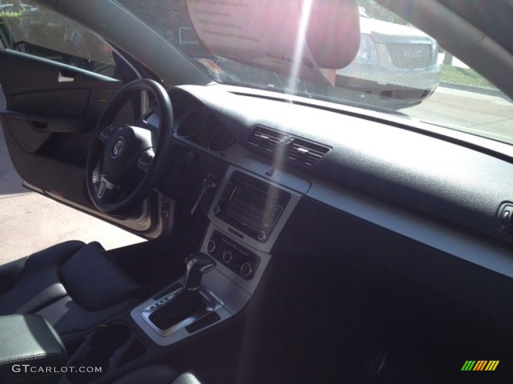 2010 Passat Komfort Sedan - White Gold Metallic / Black photo #12