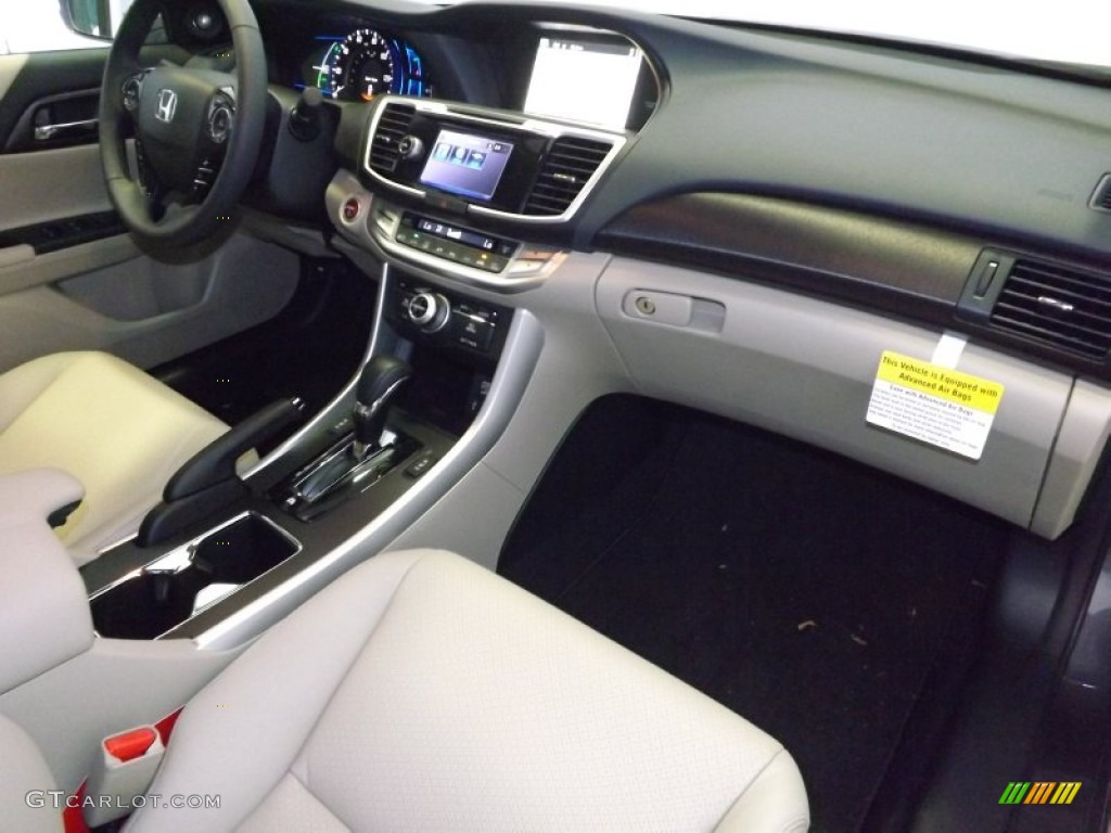 2014 Honda Accord Hybrid Touring Sedan Dashboard Photos