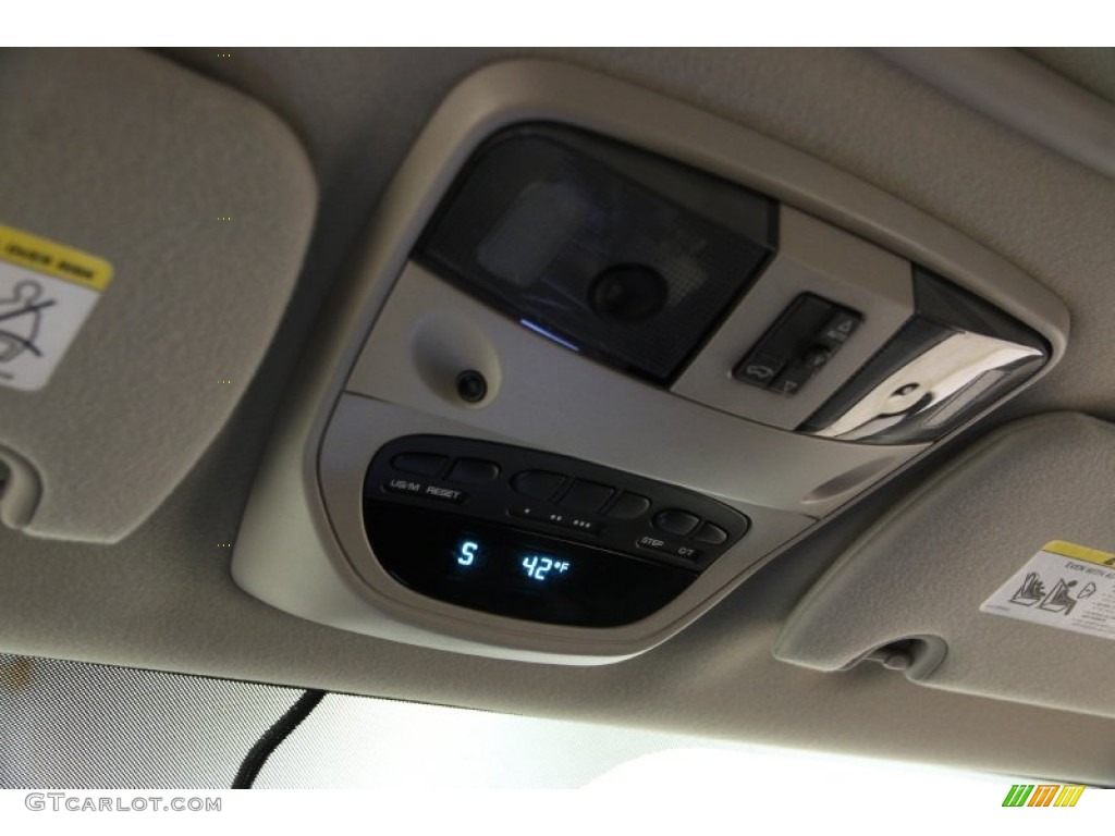 2006 Dodge Durango Limited HEMI 4x4 Controls Photo #87667904