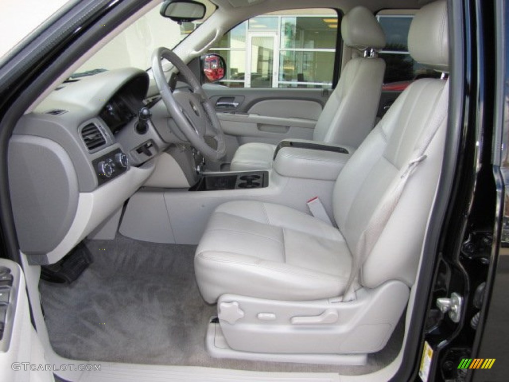 2010 Suburban LT 4x4 - Black / Light Titanium/Dark Titanium photo #2