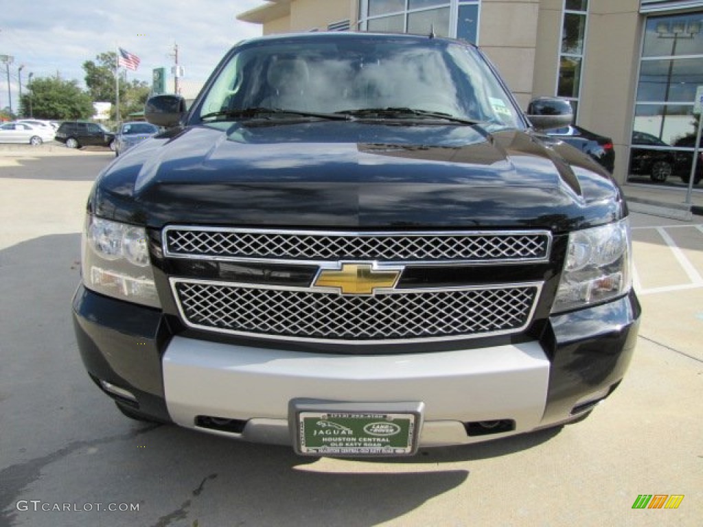 2010 Suburban LT 4x4 - Black / Light Titanium/Dark Titanium photo #6