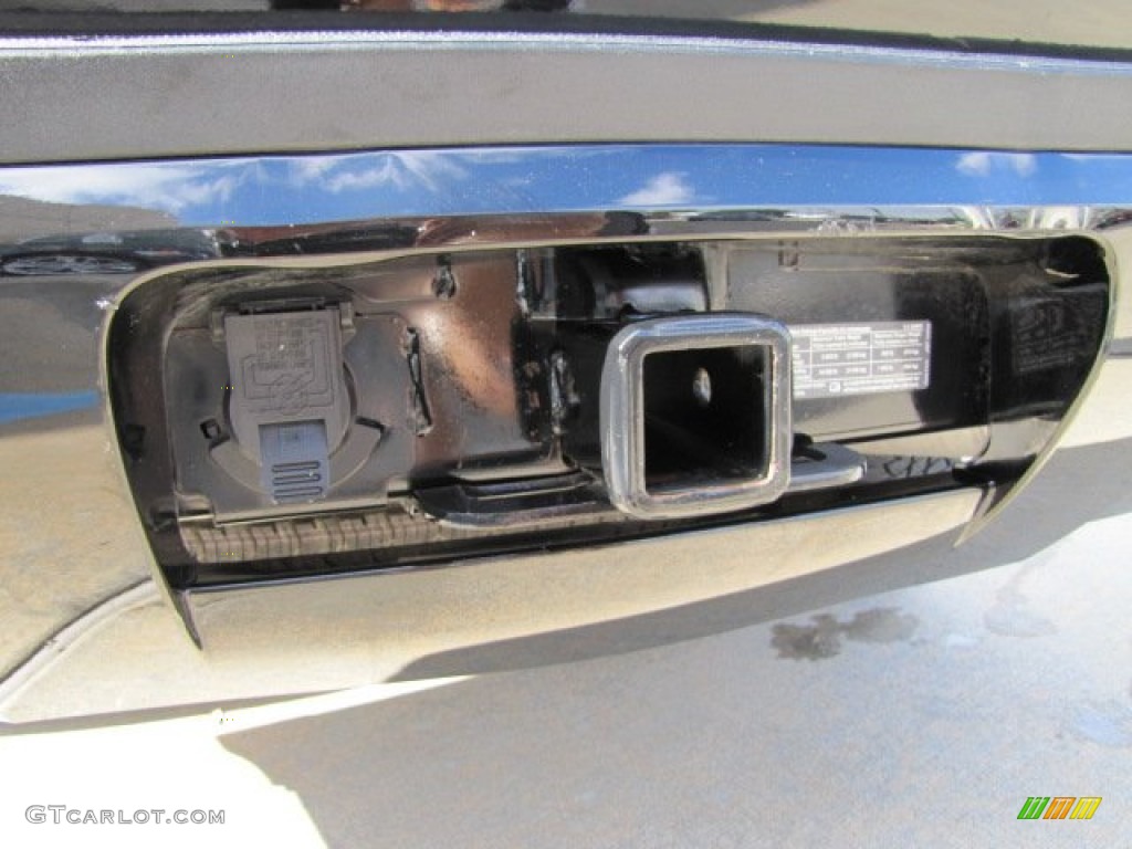 2010 Suburban LT 4x4 - Black / Light Titanium/Dark Titanium photo #10