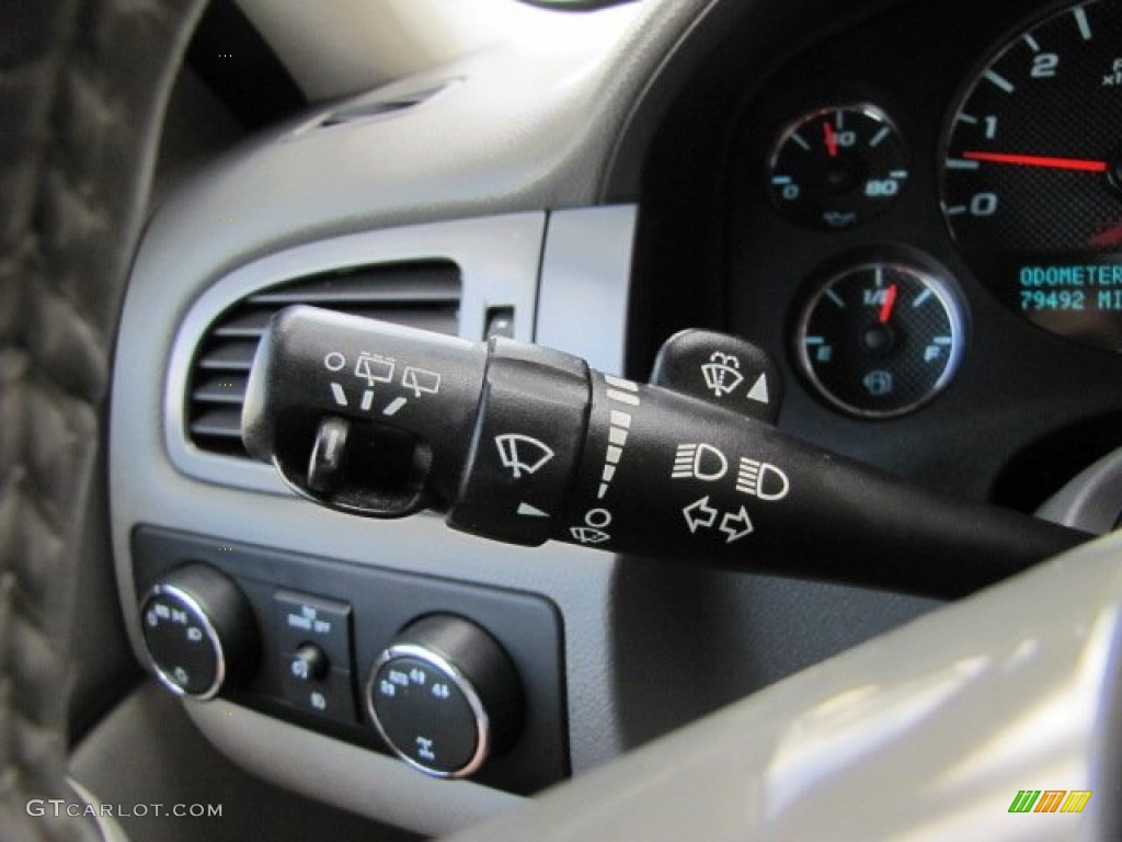 2010 Suburban LT 4x4 - Black / Light Titanium/Dark Titanium photo #16