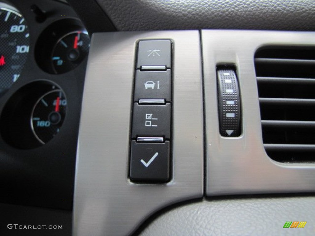 2010 Suburban LT 4x4 - Black / Light Titanium/Dark Titanium photo #20