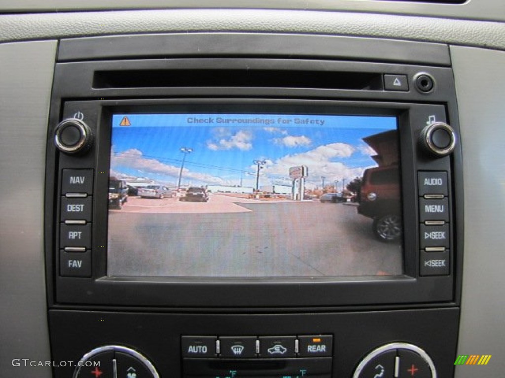 2010 Suburban LT 4x4 - Black / Light Titanium/Dark Titanium photo #23