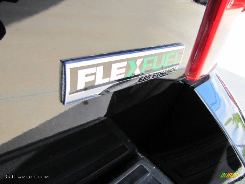 2010 Suburban LT 4x4 - Black / Light Titanium/Dark Titanium photo #29