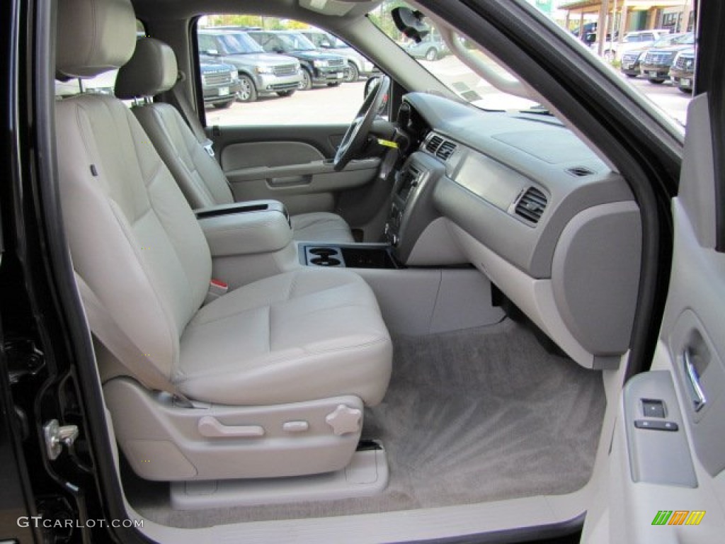 2010 Suburban LT 4x4 - Black / Light Titanium/Dark Titanium photo #30