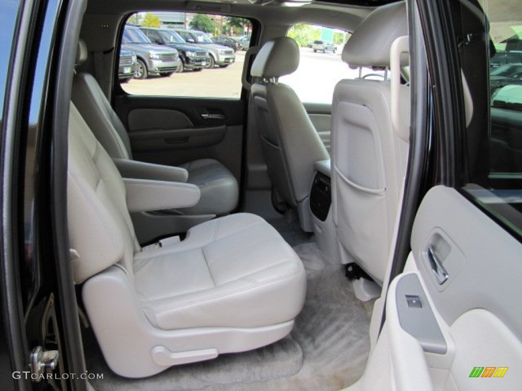 2010 Suburban LT 4x4 - Black / Light Titanium/Dark Titanium photo #32