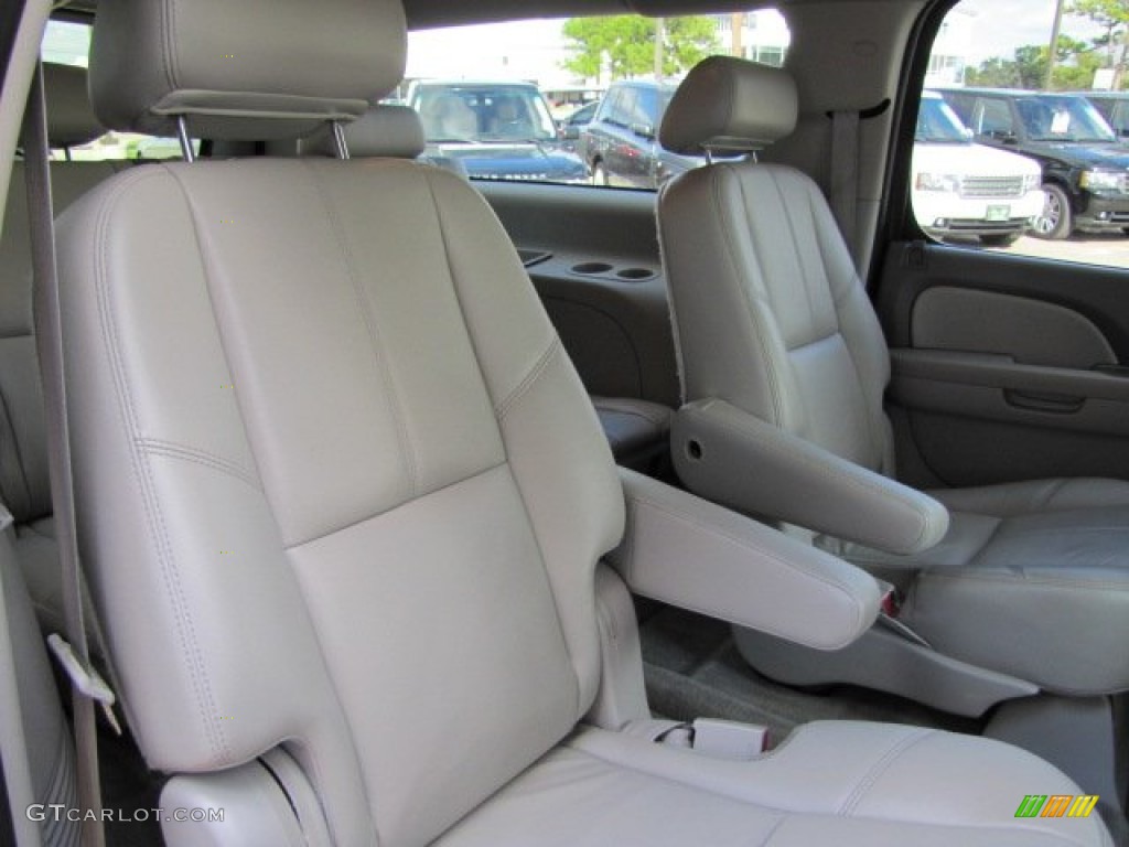 2010 Suburban LT 4x4 - Black / Light Titanium/Dark Titanium photo #34