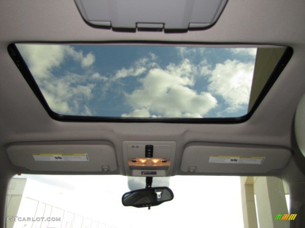 2010 Suburban LT 4x4 - Black / Light Titanium/Dark Titanium photo #40